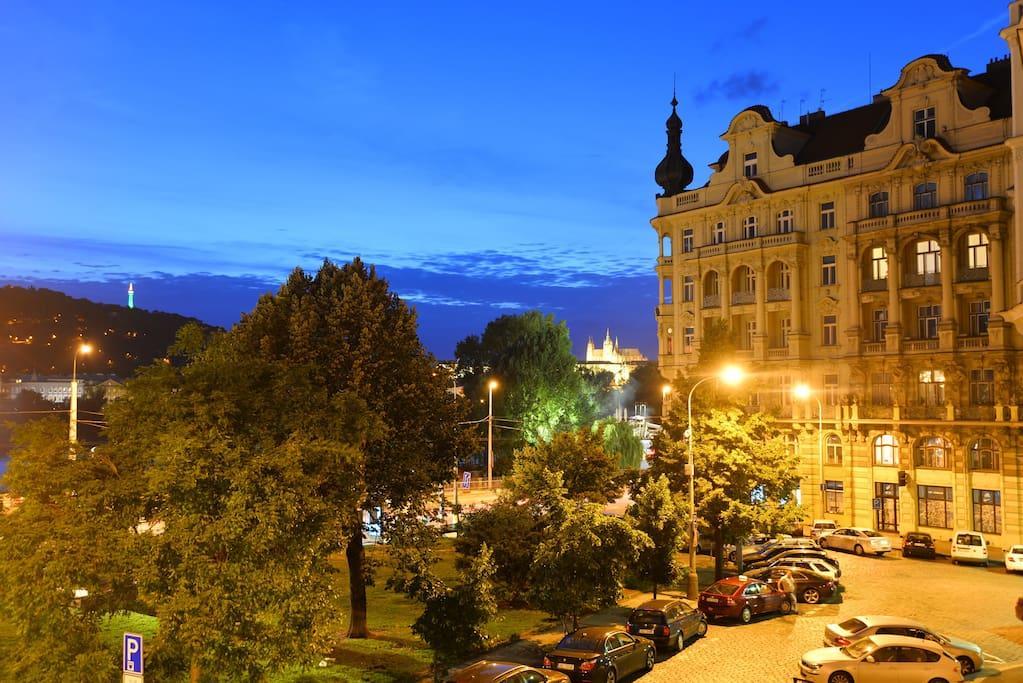 Apartments Resslova By The Dancing House Прага Екстериор снимка