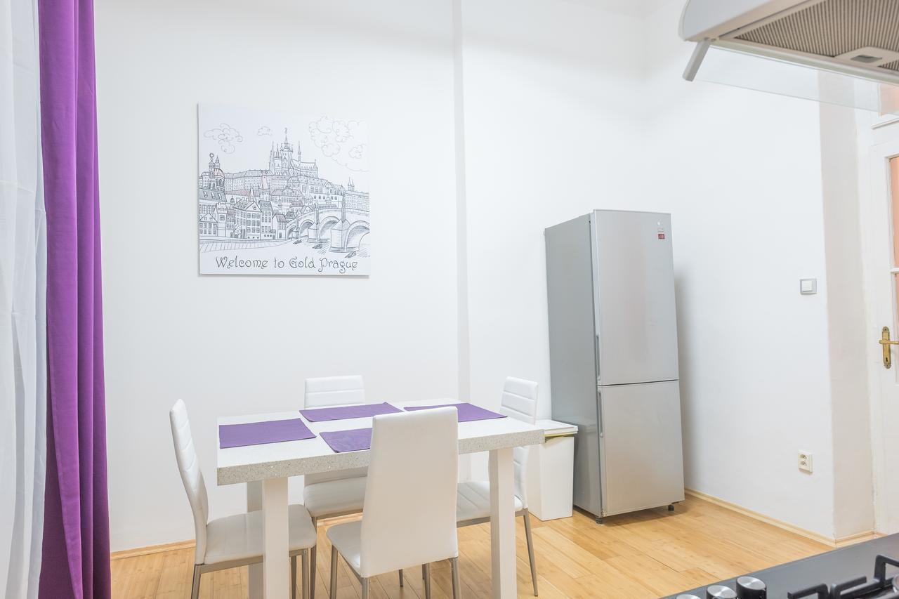 Apartments Resslova By The Dancing House Прага Екстериор снимка