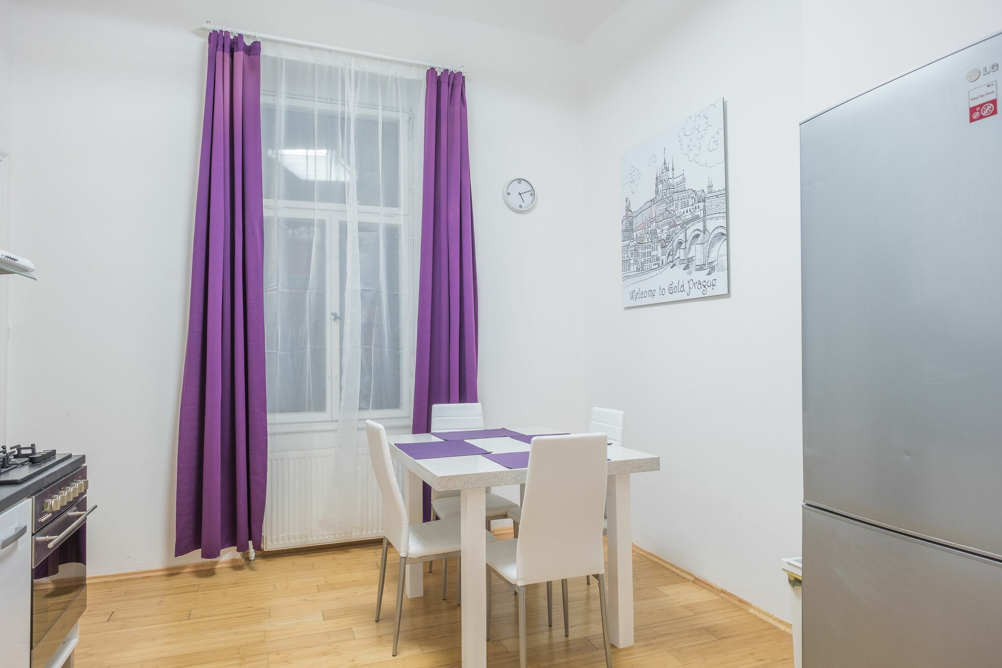 Apartments Resslova By The Dancing House Прага Екстериор снимка