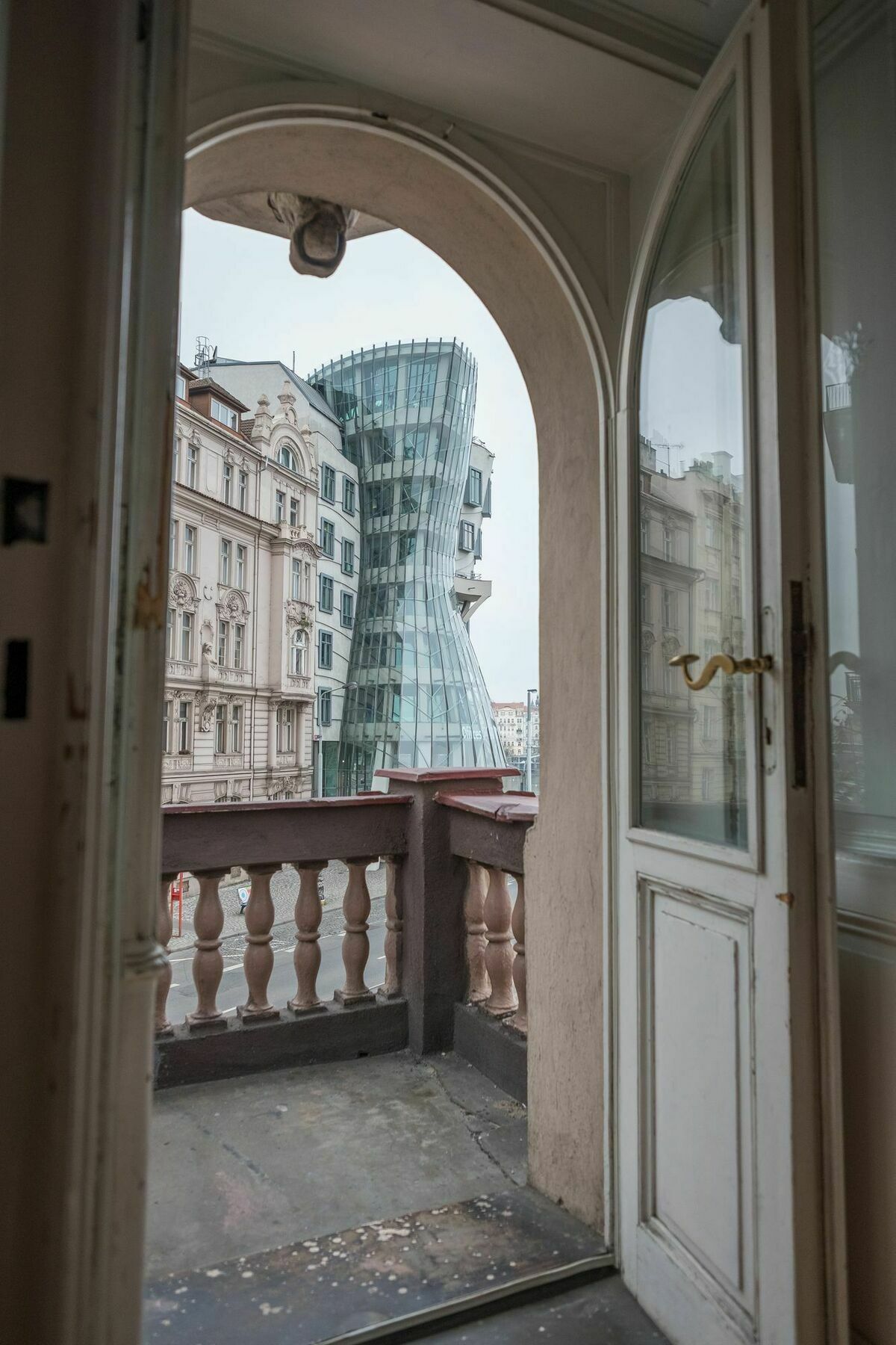 Apartments Resslova By The Dancing House Прага Екстериор снимка