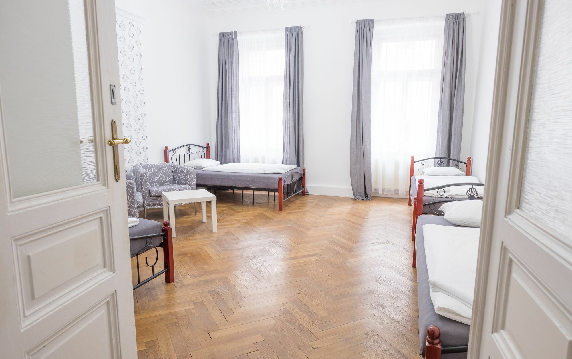Apartments Resslova By The Dancing House Прага Екстериор снимка