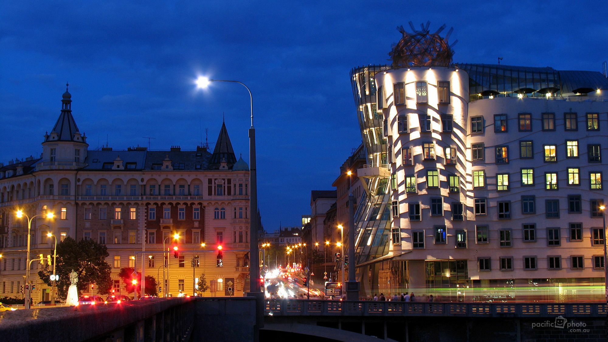 Apartments Resslova By The Dancing House Прага Екстериор снимка