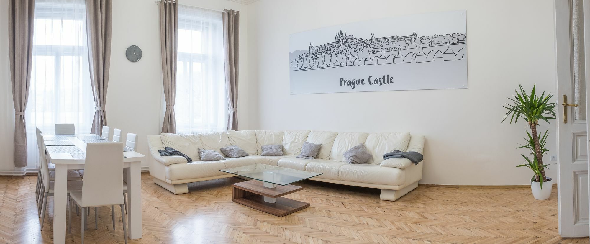 Apartments Resslova By The Dancing House Прага Екстериор снимка